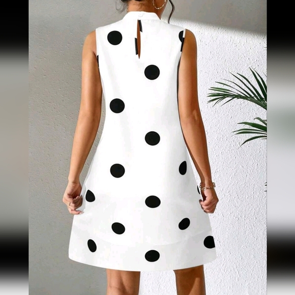 Polka Dot Print Sleeveless Dress - Picture 2 of 6